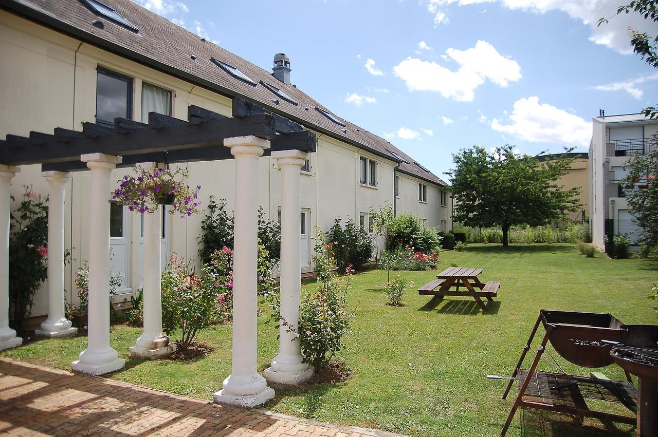 Ibis Budget Chambourcy Saint Germain Exterior photo